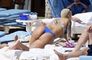Amber Rose feet photo thumbnail