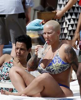 Amber Rose feet photo thumbnail
