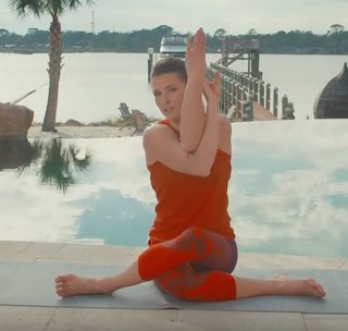 Danica Patrick feet photo thumbnail