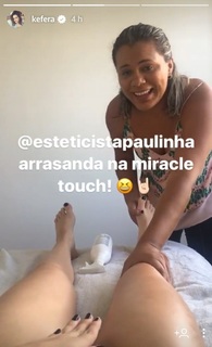 Kéfera Buchmann feet photo thumbnail