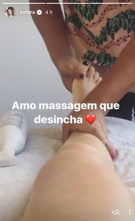 Kéfera Buchmann feet photo thumbnail