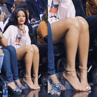 Rihanna feet photo thumbnail