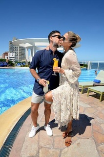 Adriane Galisteu feet photo thumbnail