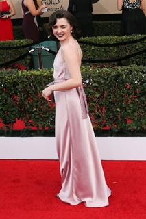 Maisie Williams feet photo thumbnail