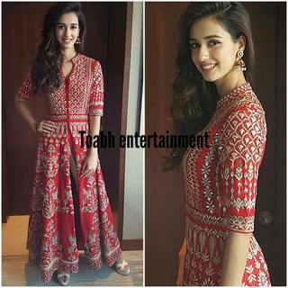 Disha Patani feet photo thumbnail