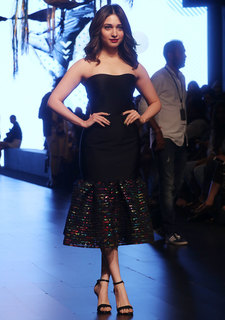 Tamannaah Bhatia feet photo thumbnail