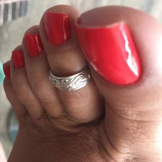 Karin Klemp feet photo thumbnail