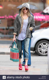 Fearne Cotton feet photo thumbnail