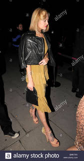 Fearne Cotton feet photo thumbnail