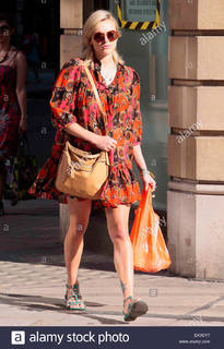 Fearne Cotton feet photo thumbnail