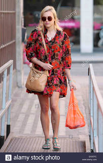 Fearne Cotton feet photo thumbnail