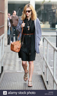 Fearne Cotton feet photo thumbnail