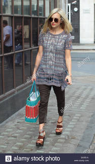Fearne Cotton feet photo thumbnail