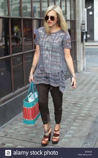 Fearne Cotton feet photo thumbnail