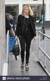 Fearne Cotton feet photo thumbnail