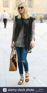 Fearne Cotton feet photo thumbnail
