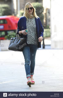 Fearne Cotton feet photo thumbnail