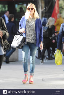 Fearne Cotton feet photo thumbnail