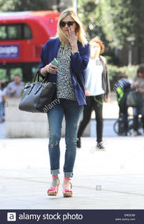 Fearne Cotton feet photo thumbnail
