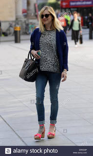 Fearne Cotton feet photo thumbnail