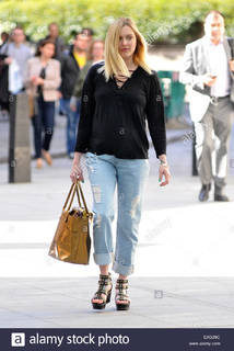 Fearne Cotton feet photo thumbnail