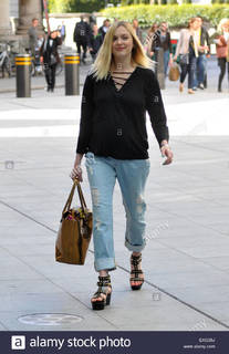 Fearne Cotton feet photo thumbnail