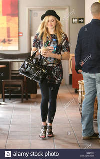 Fearne Cotton feet photo thumbnail