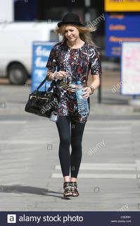 Fearne Cotton feet photo thumbnail