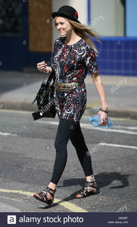 Fearne Cotton feet photo thumbnail