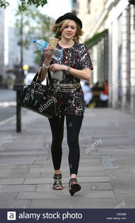 Fearne Cotton feet photo thumbnail