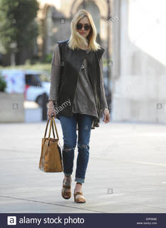 Fearne Cotton feet photo thumbnail