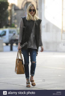 Fearne Cotton feet photo thumbnail
