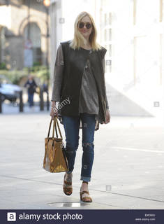 Fearne Cotton feet photo thumbnail
