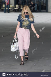 Fearne Cotton feet photo thumbnail