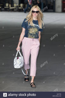 Fearne Cotton feet photo thumbnail