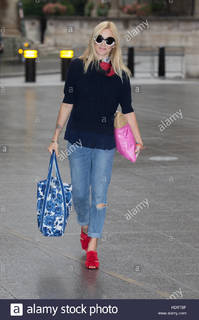 Fearne Cotton feet photo thumbnail