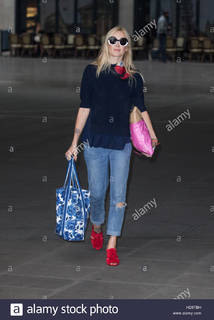 Fearne Cotton feet photo thumbnail