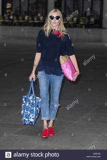 Fearne Cotton feet photo thumbnail