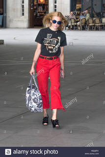 Fearne Cotton feet photo thumbnail
