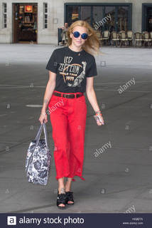 Fearne Cotton feet photo thumbnail