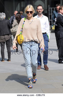 Fearne Cotton feet photo thumbnail