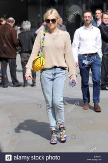 Fearne Cotton feet photo thumbnail