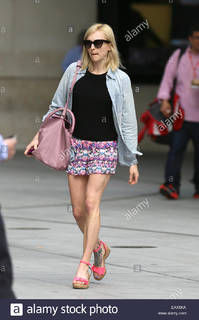 Fearne Cotton feet photo thumbnail