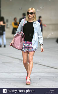Fearne Cotton feet photo thumbnail