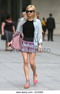 Fearne Cotton feet photo thumbnail