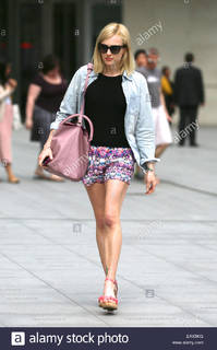 Fearne Cotton feet photo thumbnail