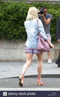 Fearne Cotton feet photo thumbnail