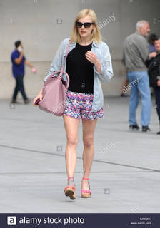 Fearne Cotton feet photo thumbnail