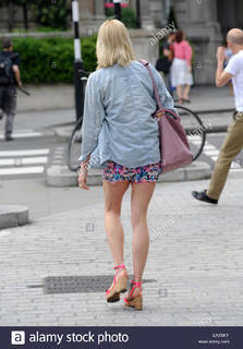 Fearne Cotton feet photo thumbnail