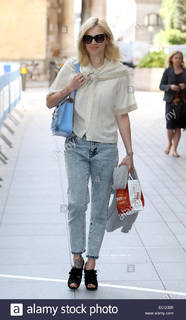 Fearne Cotton feet photo thumbnail